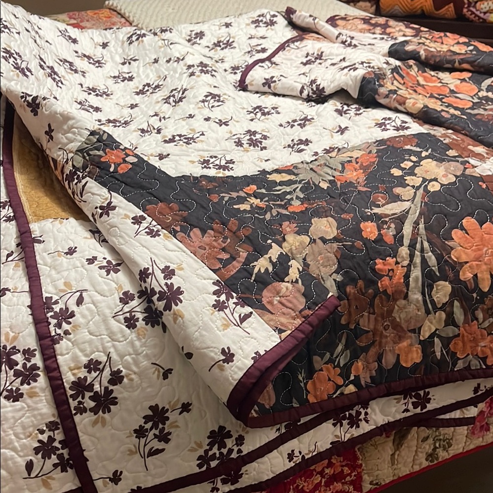 Floral Patchwork Quilt - Multicolor NWOT
